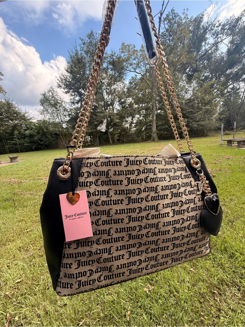 Juicy Couture Black and Beige Logo Chain-Handle Shoulder Bag with Pink Tag